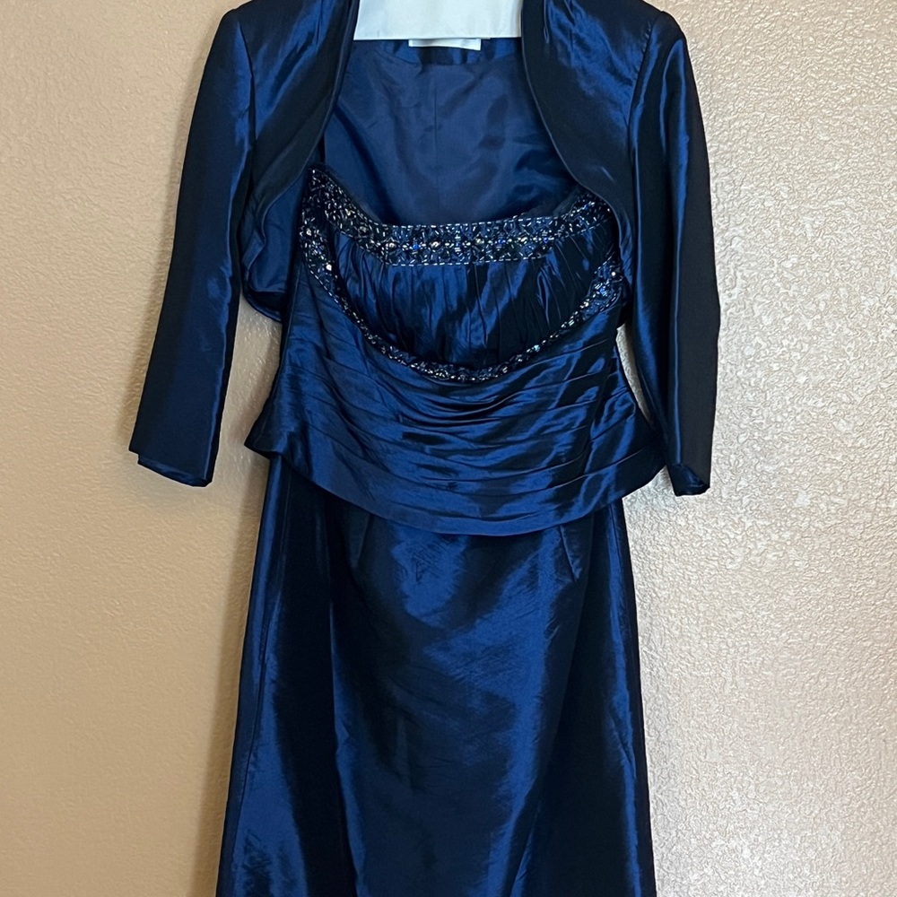 Social Occasions by Mon Cheri Size 10